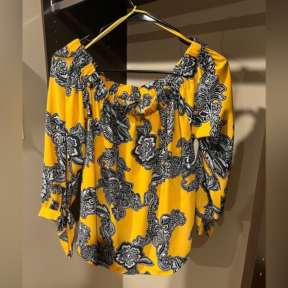Women’s Express Short Top